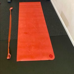 Lululemon lightweight travel mat with carry strap